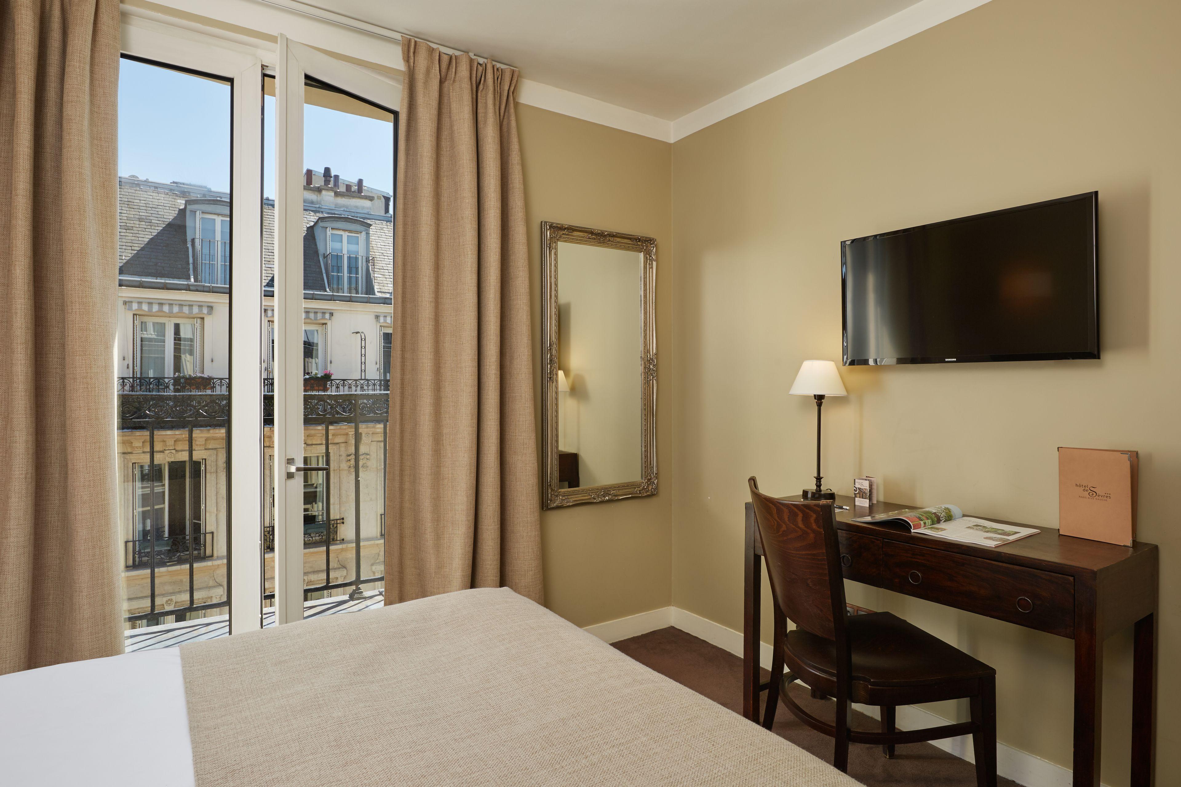 De Sevres Paris