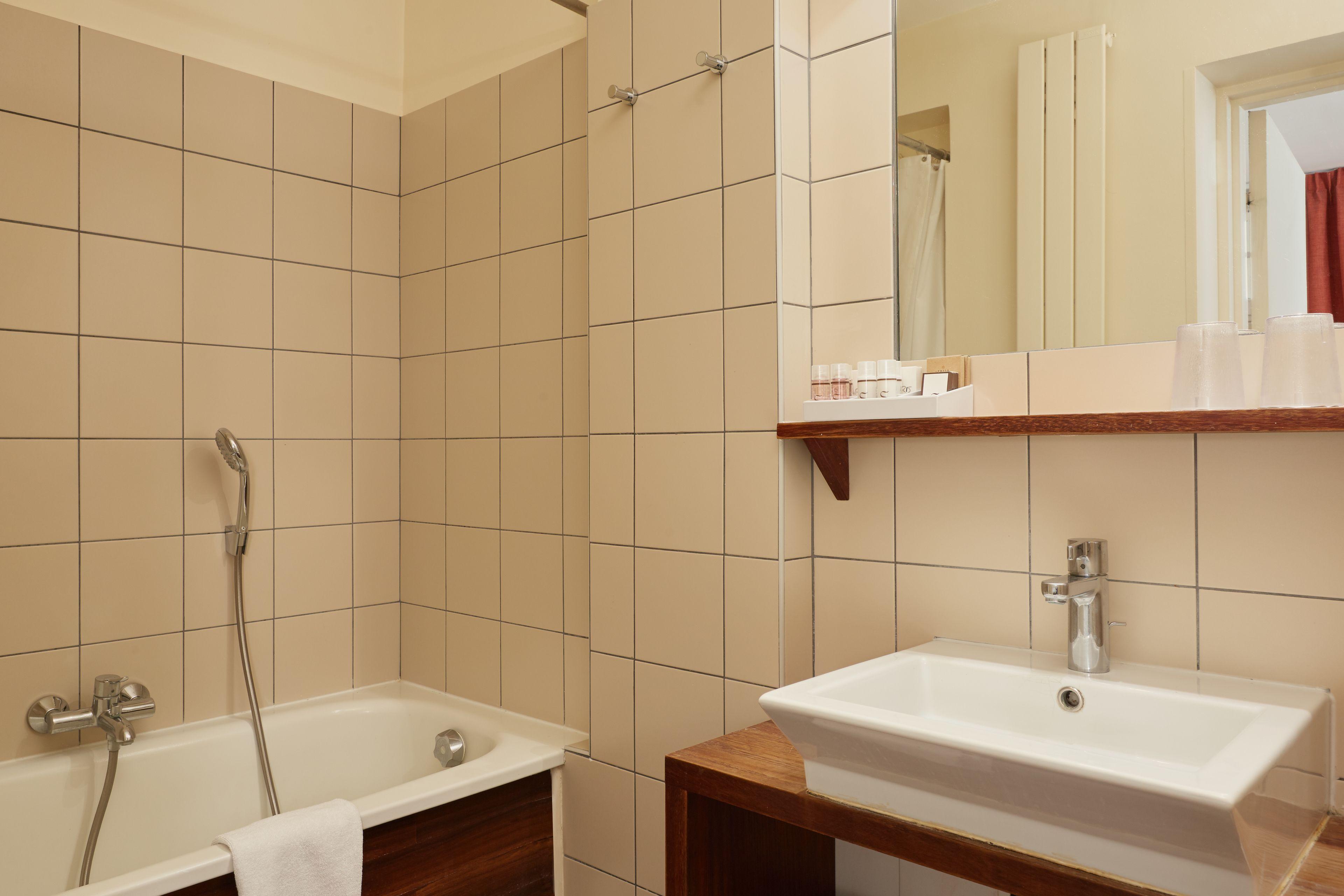 Hotel De Sevres 3*